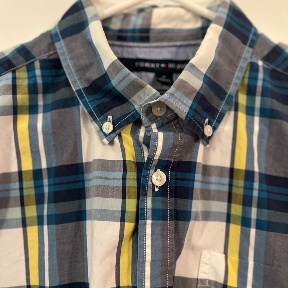 Tommy Hilfiger yellow, blue, and white dress shirt men’s Button Down